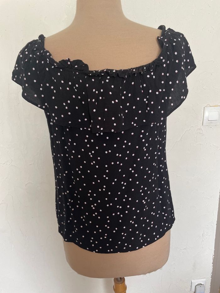Blouse noire avec pois blanc épaules dénudées - photo numéro 3