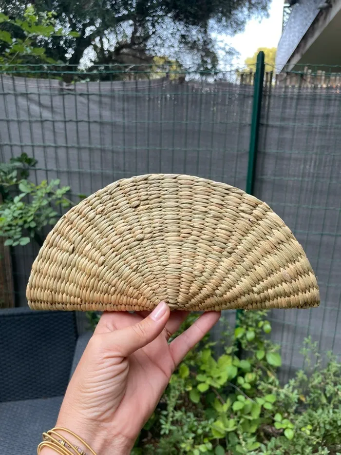 Jolie petite pochette en osier et broderie de fleurs - photo numéro 4