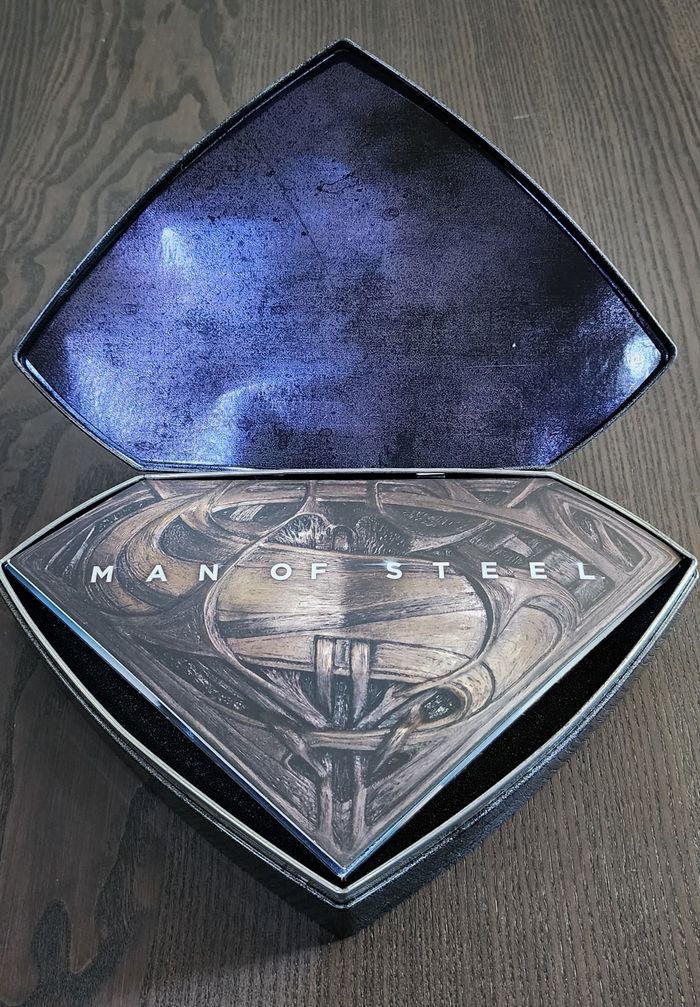 Coffret Superman Man of Steel Édition Ultimate Collector Boîtier Métal Blu-Ray + DVD - photo numéro 5