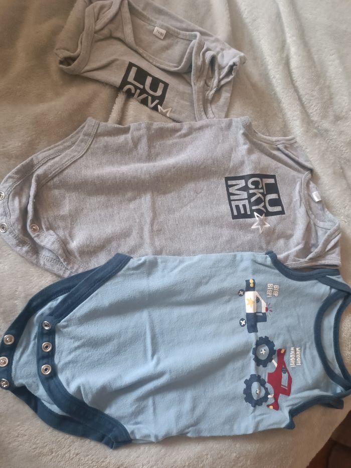 🦖 Lot de 8 Articles Garçon 12 Mois 🦖 - photo numéro 2