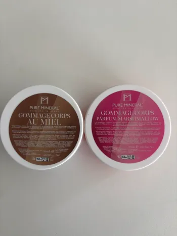 Lot 2 gommages corps Pure Mineral (Mer Morte) neuf