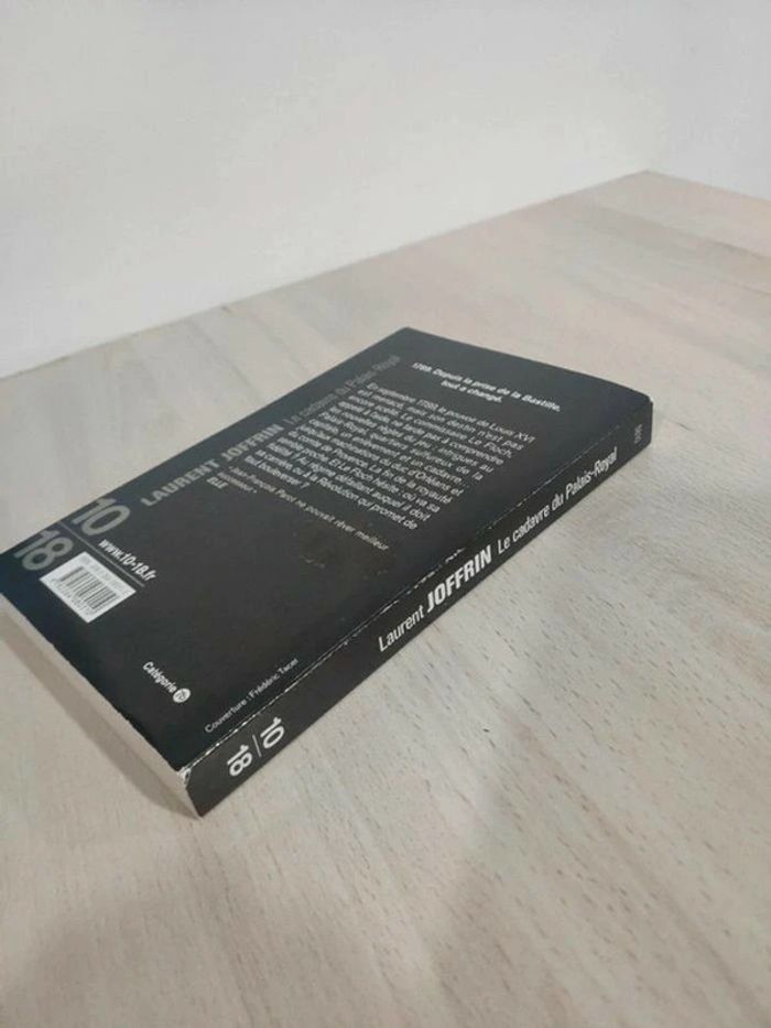 Livre poche 10/18 le cadavre du palais royal Joffrin enquête Le Floch - photo numéro 5