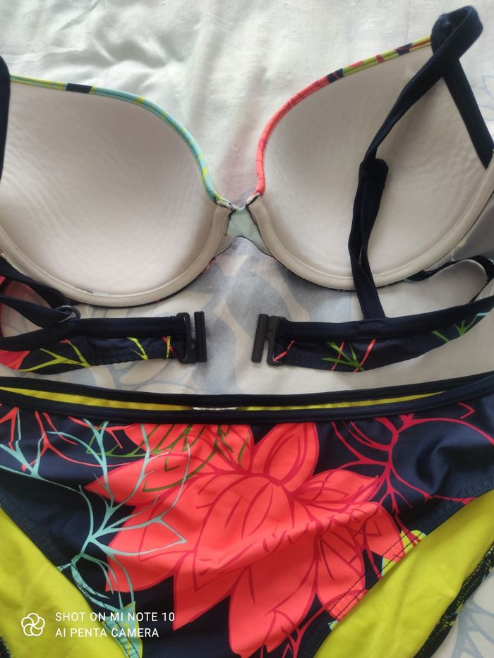Très jolie ensemble de maillot de bain 2 pièces taille 40/42 - photo numéro 3