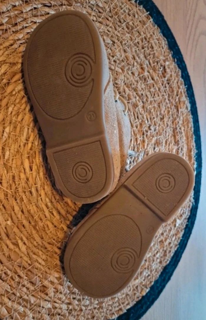Chaussure en suédine taille 21 - photo numéro 4