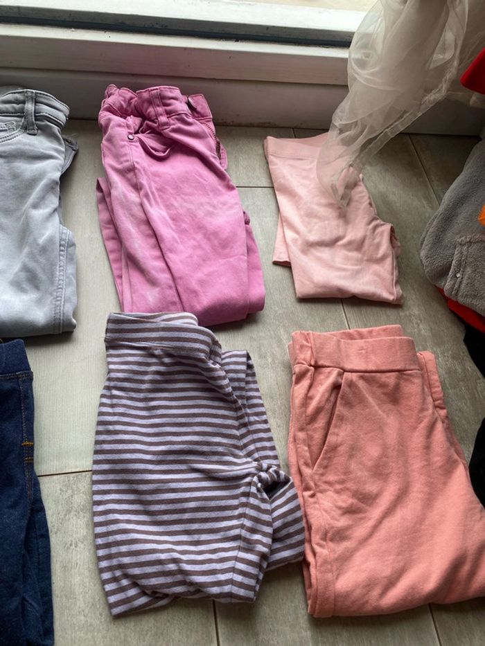 Lot de six pantalons, taille huit ans - photo numéro 3