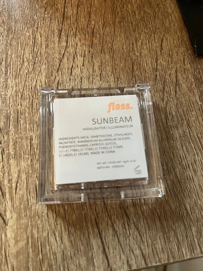 Highlighter sunbeam rose gold FLOSS - photo numéro 3
