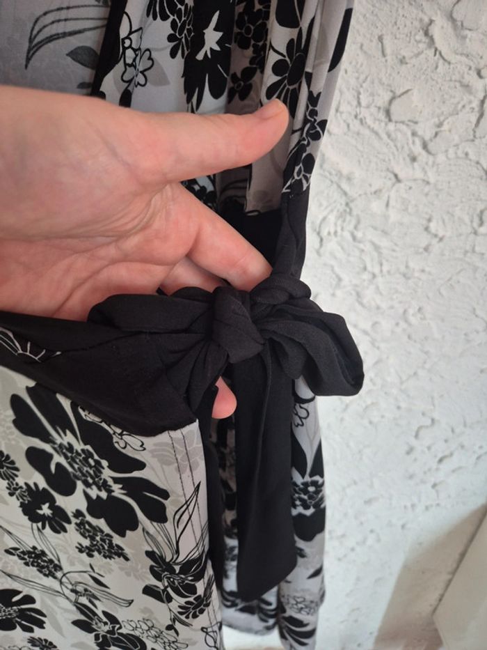 Très jolie tunique longue ou robe cache cœur à fleurs taille 44 - photo numéro 4