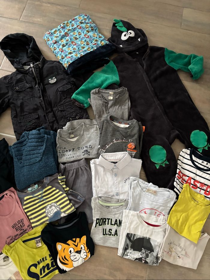Lot de 22 vêtements garçon 4 ans - photo numéro 3