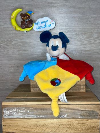 DY89 doudou Mickey Disneyland