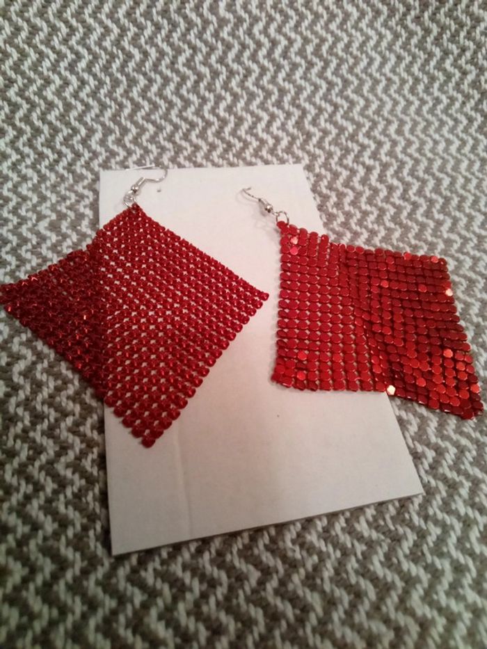 Boucles d'oreilles résilles rouges - photo numéro 9