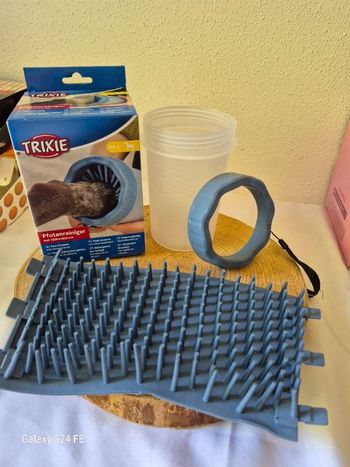 Nettoyant pour pattes avec brosse en silicone