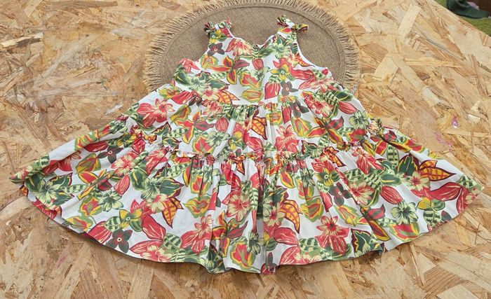 Robe à volant