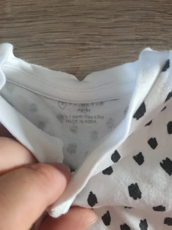 Pyjama grenouillère léger blanc à pois noir 1 mois - photo numéro 3