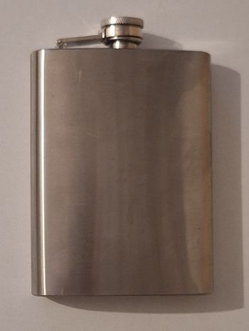 Flasque en métal à bouchon vissable