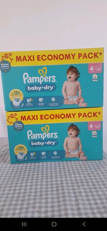 2 pqaist3 de couches pampers taille 4 neuf