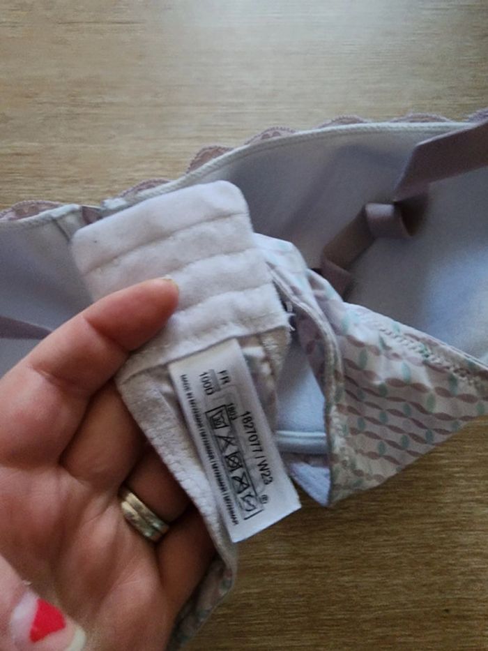 Soutien gorge femme taille 100D - plus - très bon état - photo numéro 3