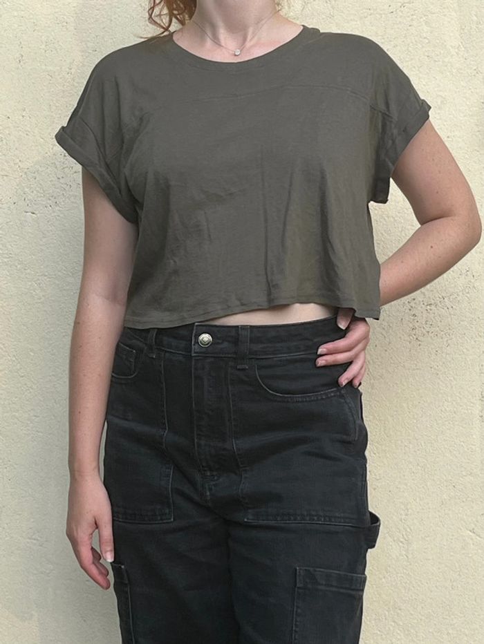 Crop top ample couleur kaki - photo numéro 5