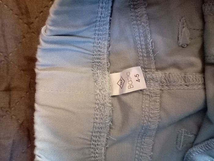 Pantalon neuf avec étiquette 4 ans - photo numéro 3