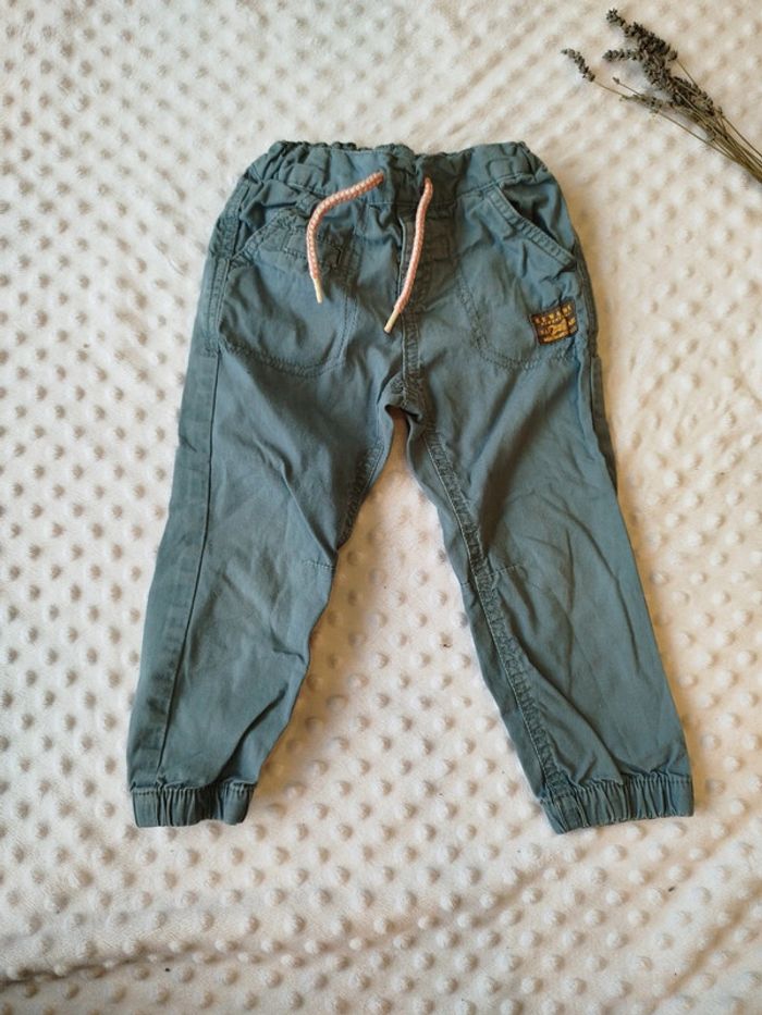 Kiabi pantalon souple réglable à la taille 24 mois