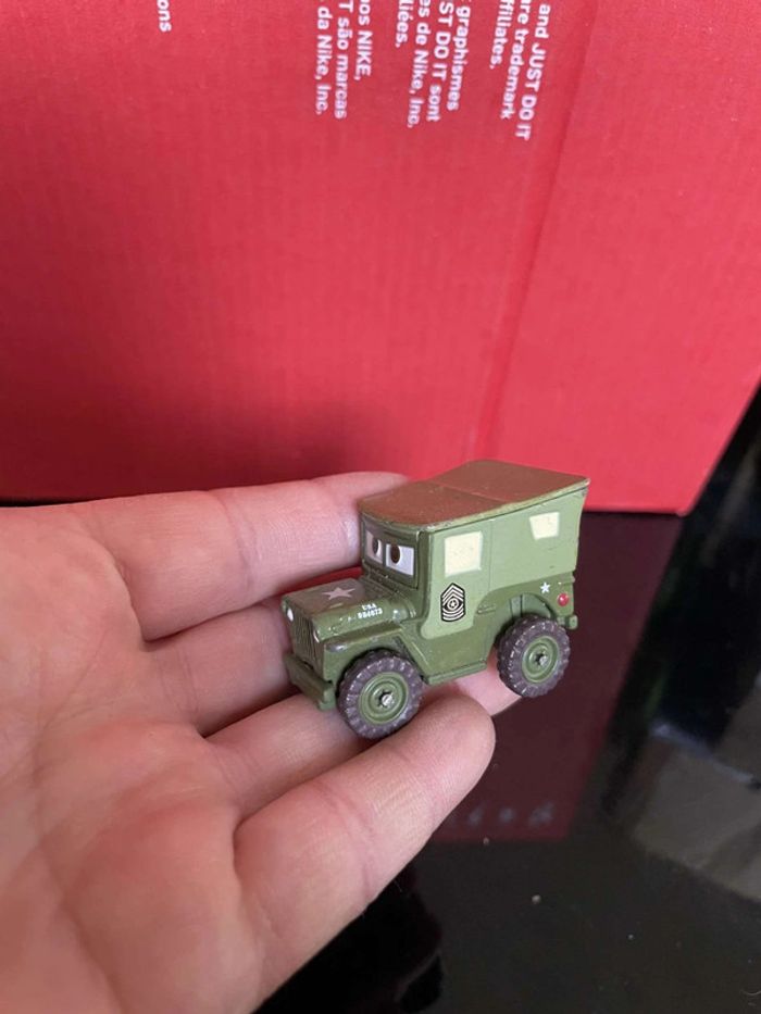 Jeep Sergent Sarge Green Cars Disney Pixar - photo numéro 3