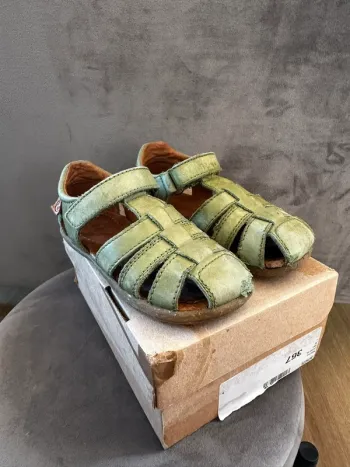 Sandales bout fermé naturino pointure 28 vert sauge