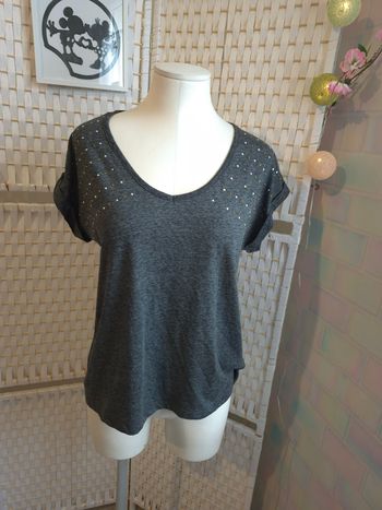 Joli T-shirt gris chiné Liberto détails strass & œillets femme TL / 40