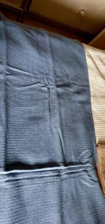 Coupon de tissu épais bleu genre lainage