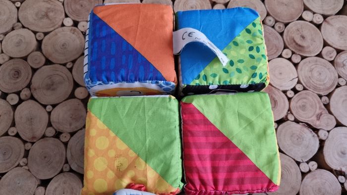 4 cubes d'activités - photo numéro 2