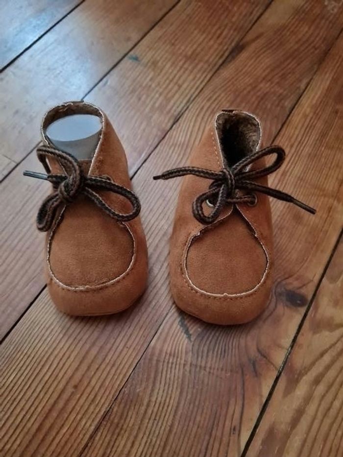 Chaussure souple neuve taille 16/17 - photo numéro 2
