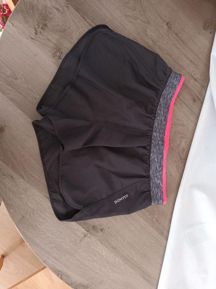 Short fille - photo numéro 3