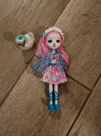 Poupée enchantimals cygne