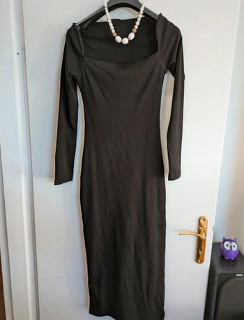 Robe longue décolleté carré