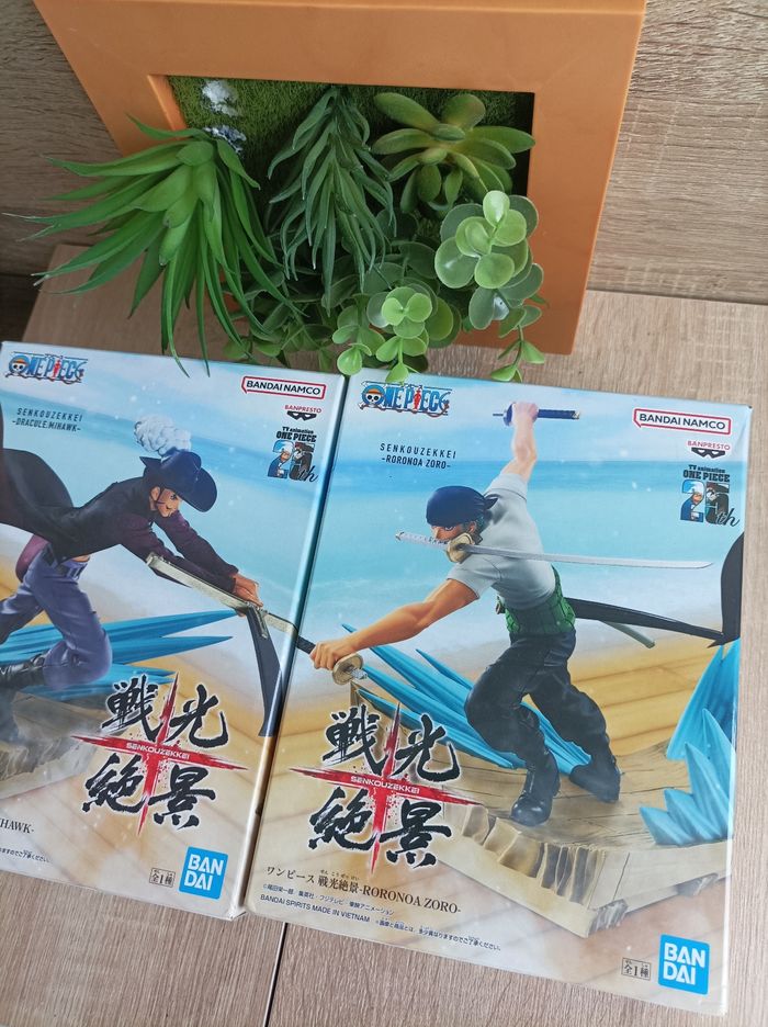 Lot 2 Figurines Roronoa Zoro et Dracule Mihawk One Piece banpresto Bandai Namco