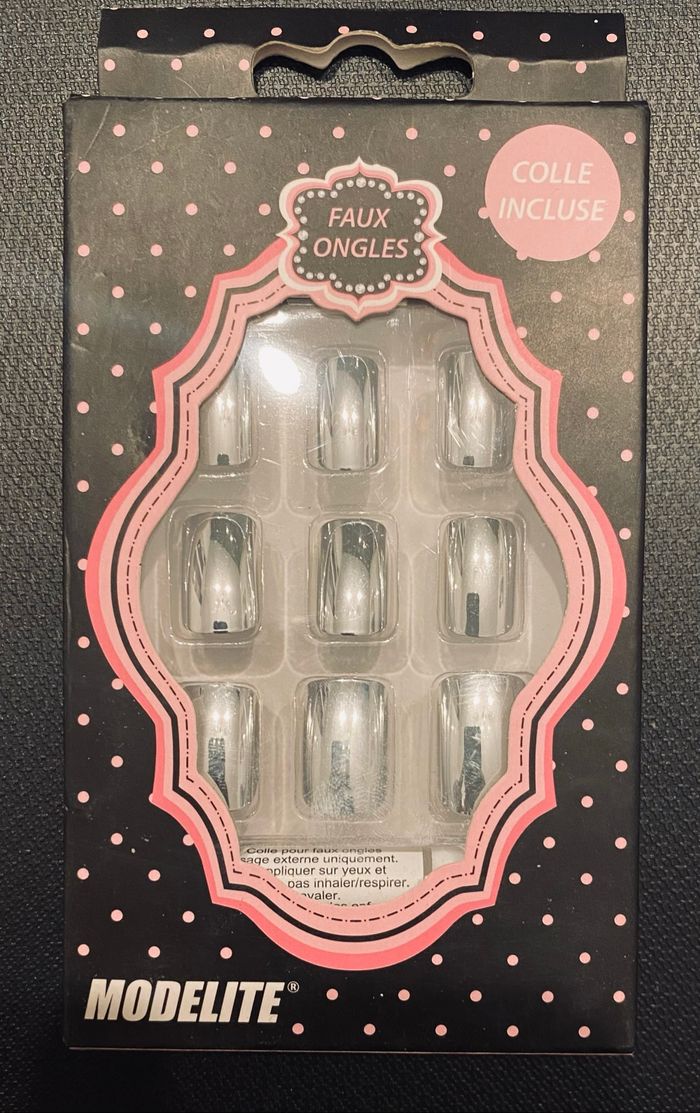 Faux ongles neuf