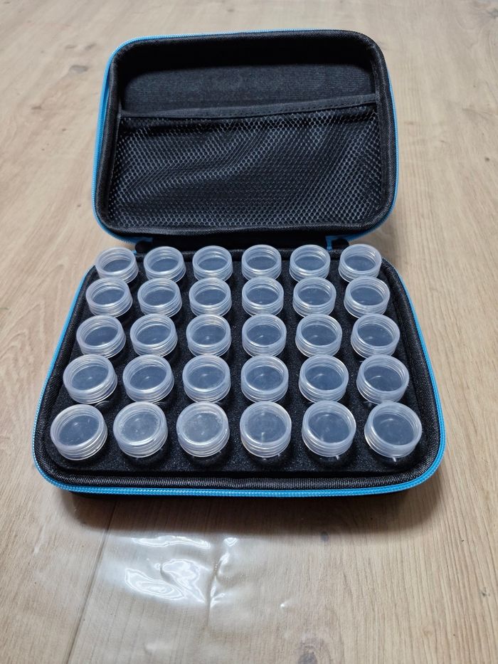 Pochette de rangement pour diamond painting / perles -30 pots inclus