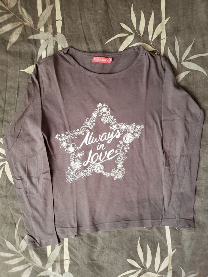 T-shirt Tissaia "Always in love" taille 10 ans