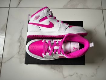 Nike Air Jordan 1 Taille 35 neuf