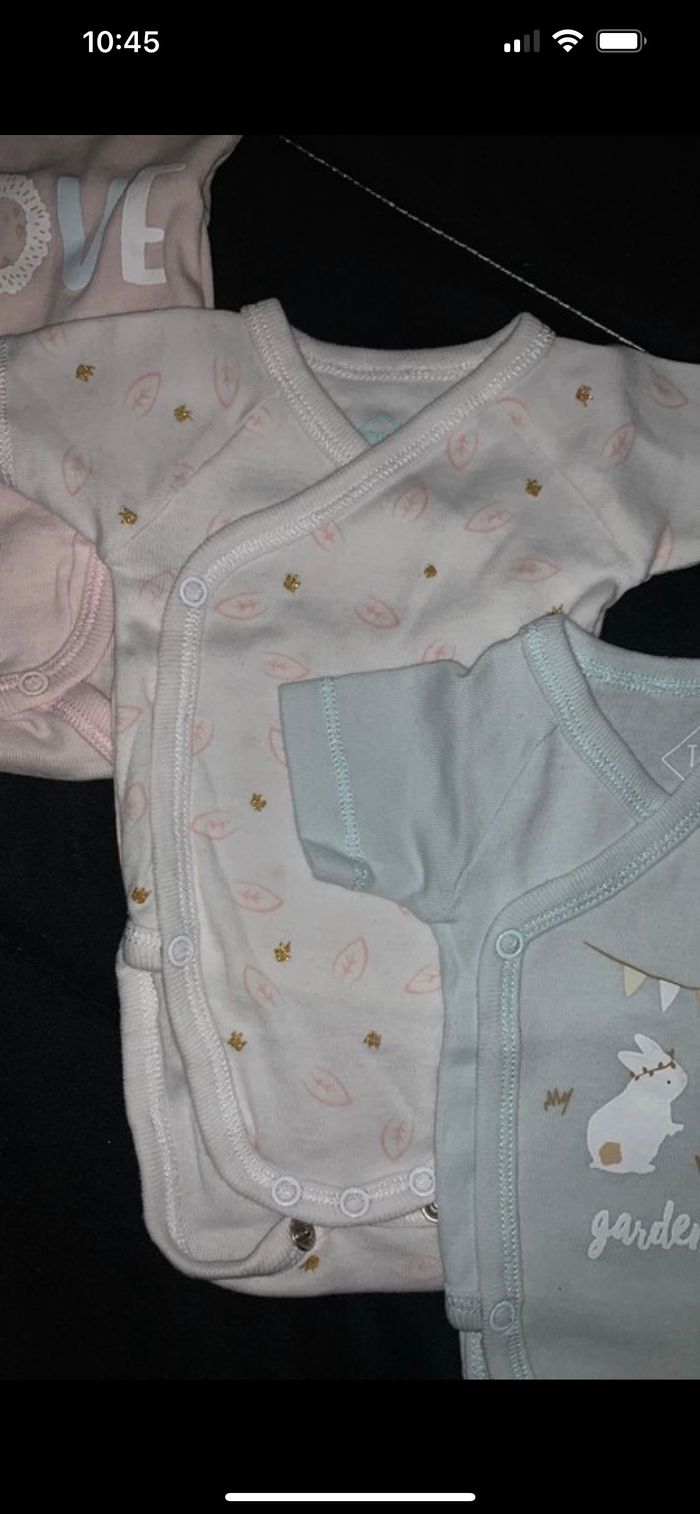 Lot de 3 bodies manche courte taille Naissance - photo numéro 3