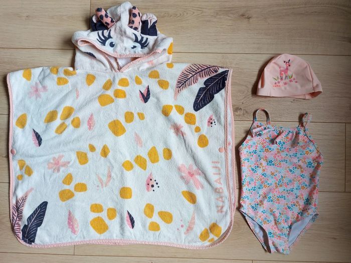 Cape de bain et maillot de bain