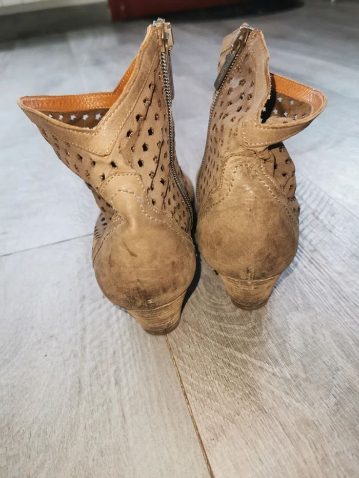 Bottines en cuir beiges / Colisée Paris - photo numéro 5