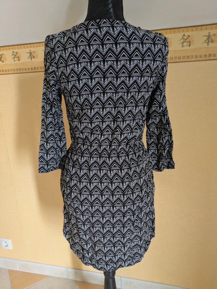 Robe tendance à motif h&M 36 S très bon état été - photo numéro 3