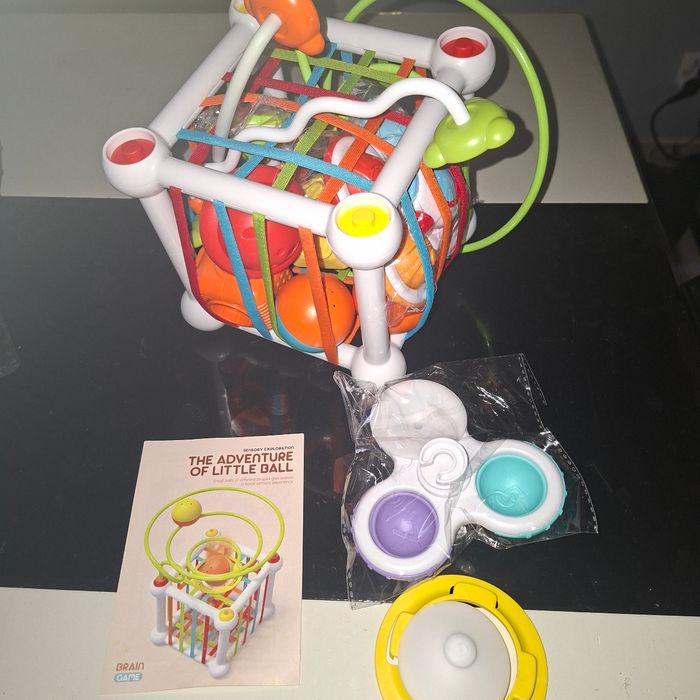 Lot 16 Jouets bebe Montessori