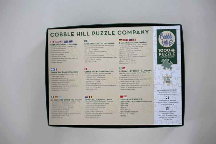 Puzzle 1000 pièces irrégulières Cobble Hill "A Happy gnomes life" - photo numéro 2