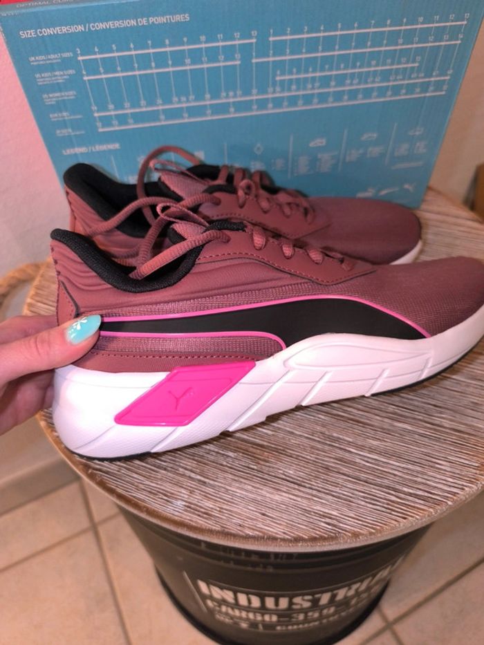 Basket Puma femme , violet bordeaux , neuve , taille 37 , idée cadeau - photo numéro 2