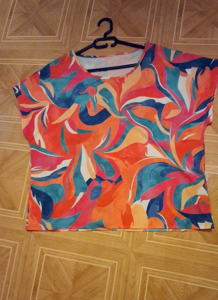 Blouse/tee shirt Shein. 44. - photo numéro 2