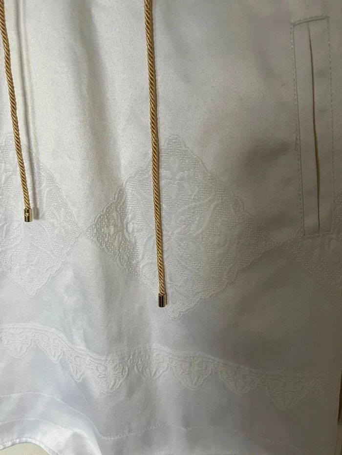 Robe courte blanche doré lumineuse décolleté lacet Barbara Bui – Taille 38 – Très bon état - photo numéro 5