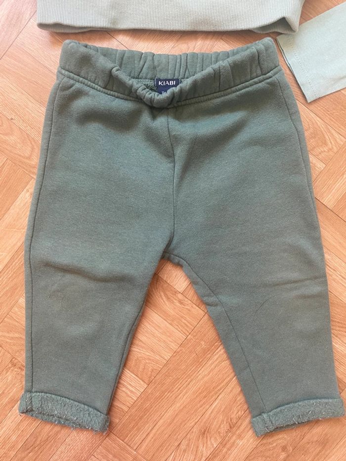 Ensemble 3 pièces t-shirt + sweat + pantalon vert taille 12 mois Kiabi - photo numéro 3
