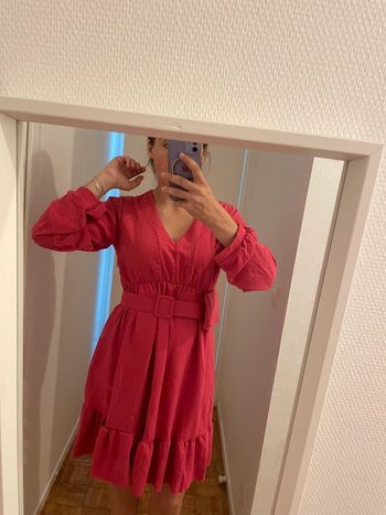 Robe rose avec sa pochette à la ceinture 36/38
