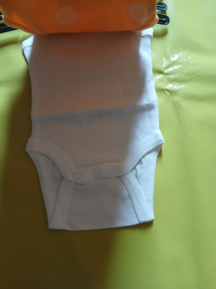 lot 3 bodies sans manches garcon gemo 54 cm 1 mois - photo numéro 2