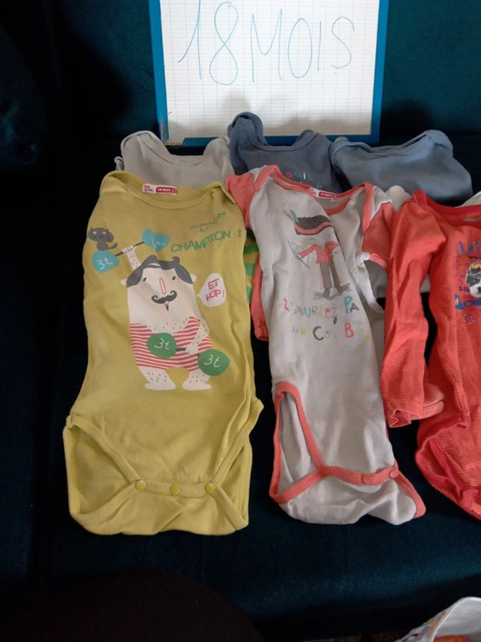 Lot 9 bodys bébé 18mois - photo numéro 2